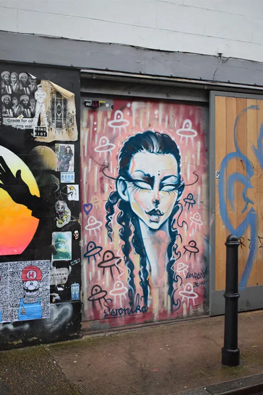 alien woman street art